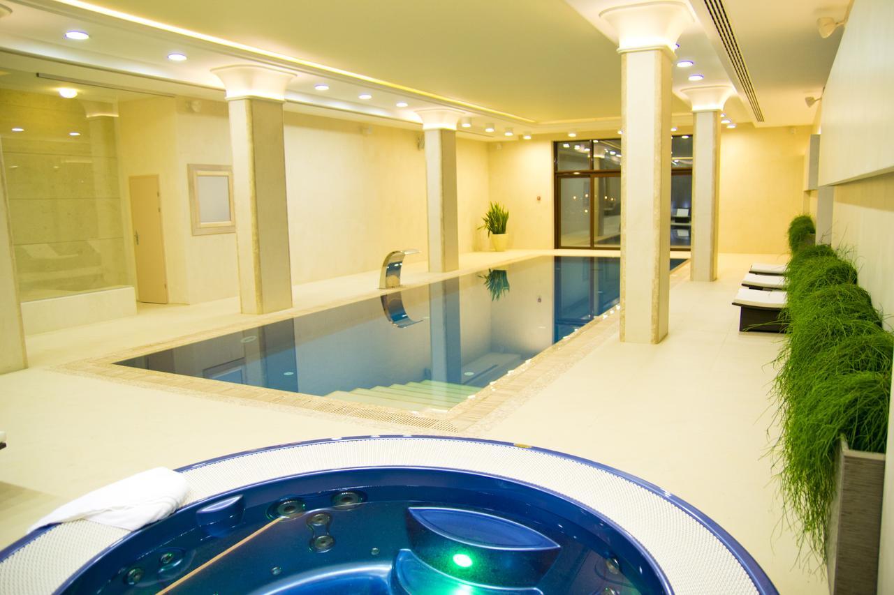 Superior Golf And Spa Resort Kharkiv Bagian luar foto