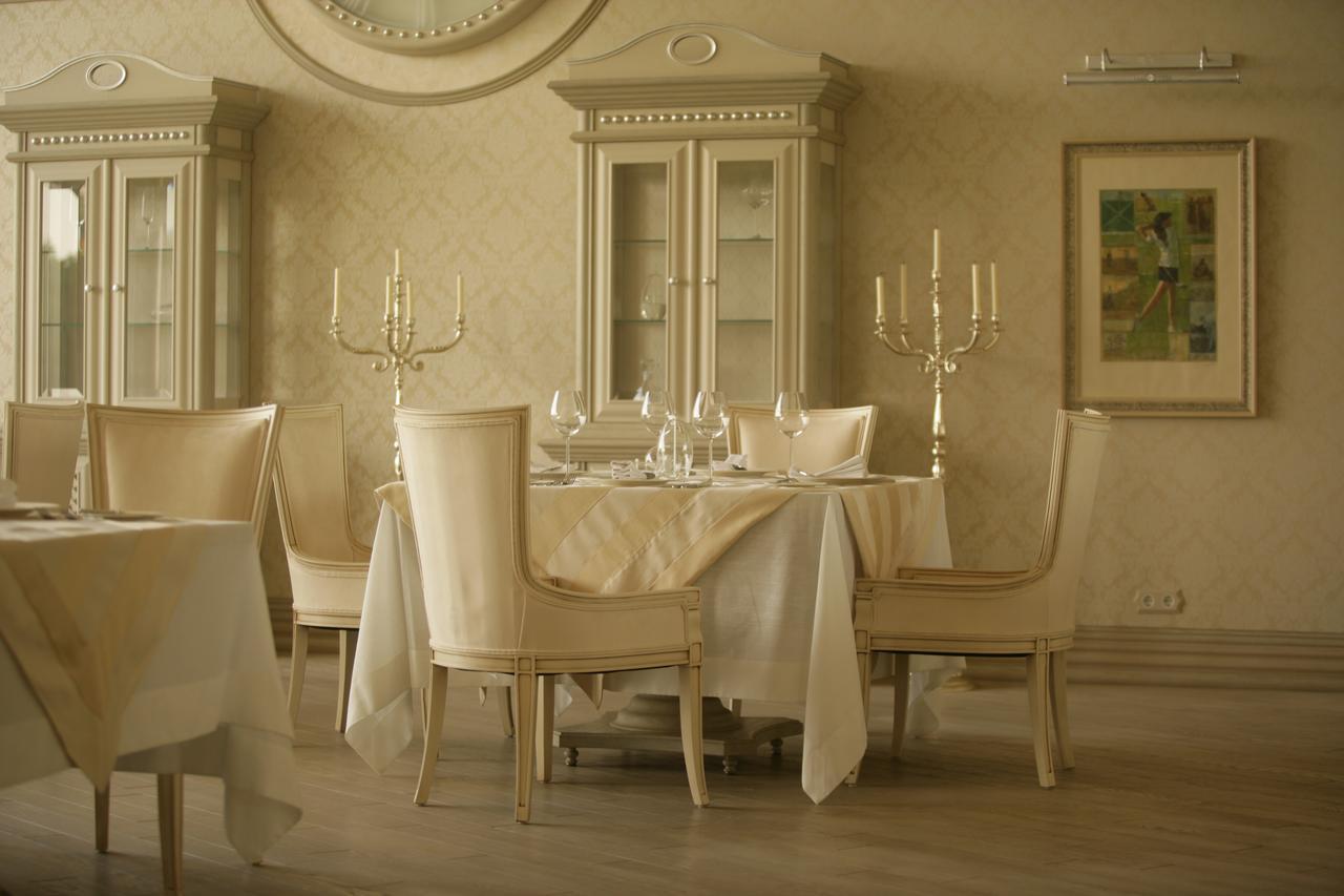 Superior Golf And Spa Resort Kharkiv Bagian luar foto
