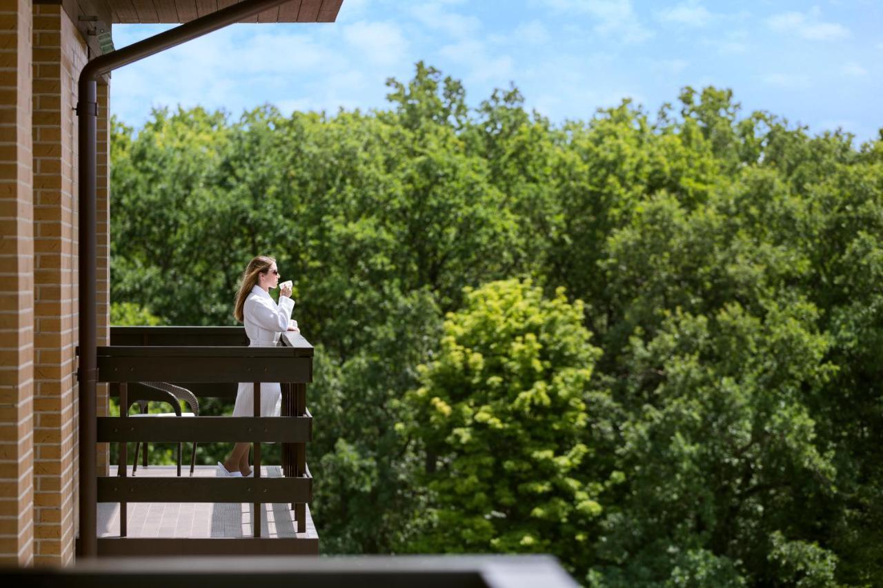 Superior Golf And Spa Resort Kharkiv Bagian luar foto