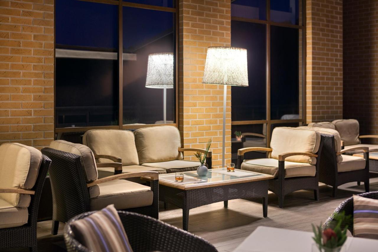 Superior Golf And Spa Resort Kharkiv Bagian luar foto