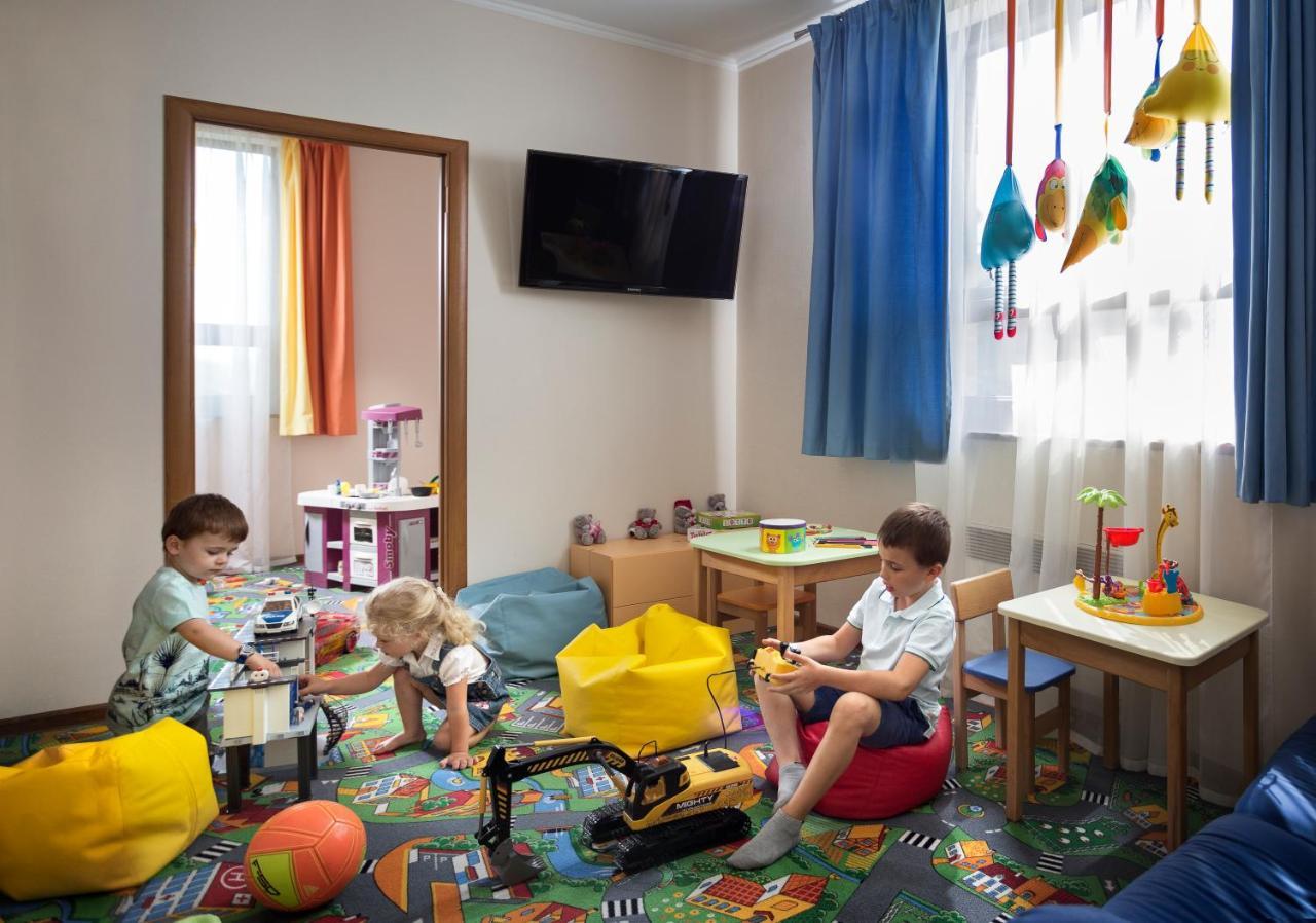 Superior Golf And Spa Resort Kharkiv Bagian luar foto