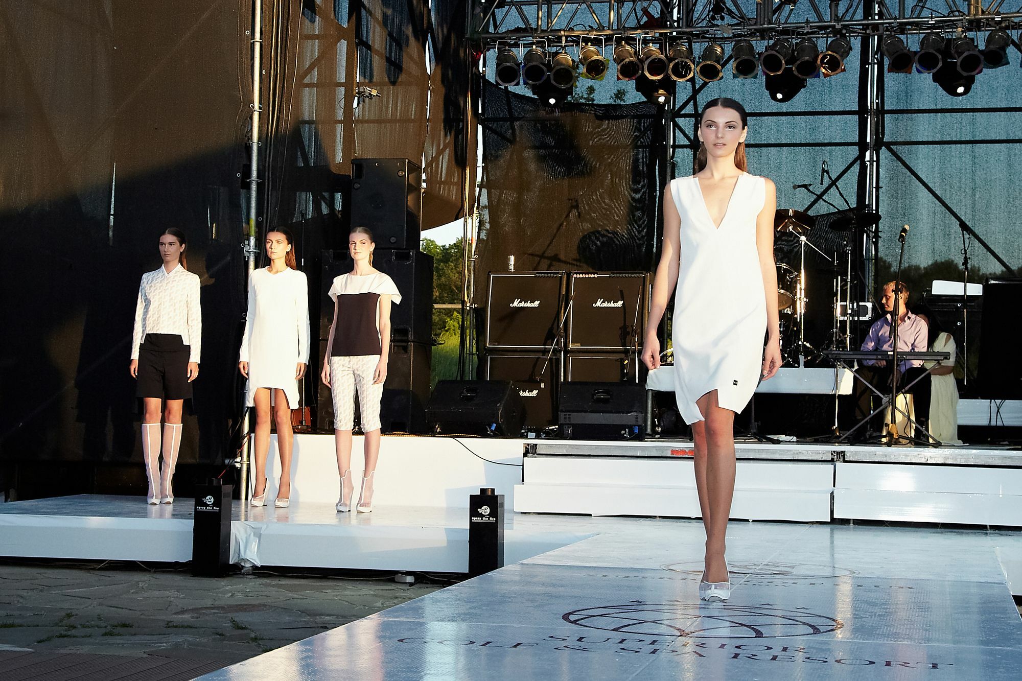 Superior Golf And Spa Resort Kharkiv Bagian luar foto